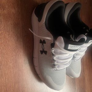 Mens UA running shoes size 13